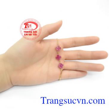 được nhiều phái đẹp ưa chuộng, là món quà ý nghĩa dành tặng người yêu thương.