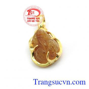 Mặt dây tì hưu chiêu lộc là sản phẩm đá thạch anh tóc vàng thiên nhiên mang lại nhiều năng lượng và may mắn cho người đeo.
