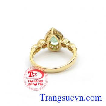 Nhẫn nữ emerald sang trọng
