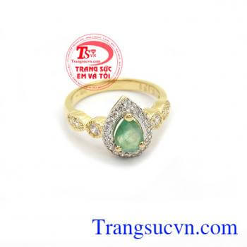Nhẫn nữ emerald sang trọng, bảo hành 12 tháng, giao hàng nhanh trên toàn quốc.