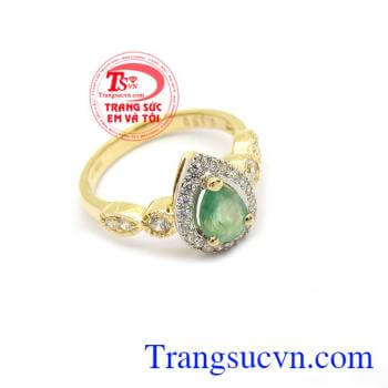 Nhẫn nữ emerald sang trọng