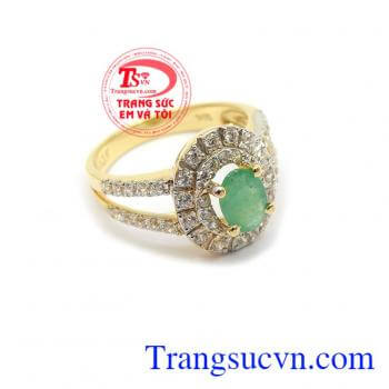 Công ty trang sức em và tôi chuyên cung cấp trang sức vàng, bạc, đá quý, ngọc trai, có giấy kiểm định, giấy bảo hành, giao hàng nhanh trên toàn quốc. Nhân nữ emeral thiên nhiên