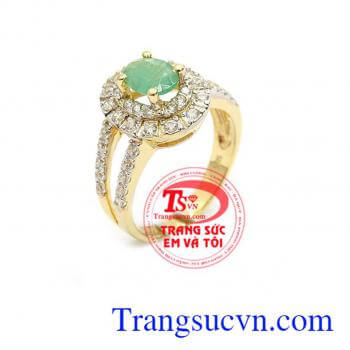 Nhân nữ emeral thiên nhiên là sản phẩm đá emeral cao cấp, có giấy kiểm định.