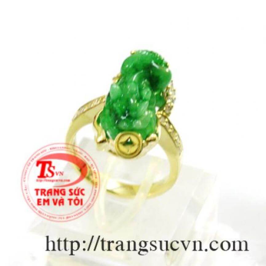 Nhẫn tỳ hưu