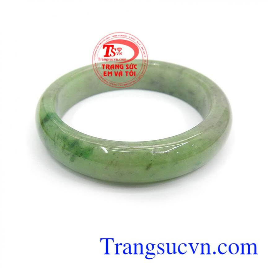 Vòng ngọc sang trọng