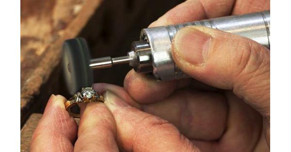 Tuyển thợ kim hoàn, thợ vàng lành nghề