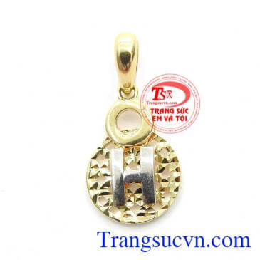 Mặt dây nữ lấp lánh chế tác viền ngoài là khối tròn được khắc họa tiết tạo sự thu hút,Mặt dây nữ lấp lánh