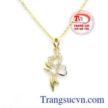 Mặt dây nơ quyến rũ