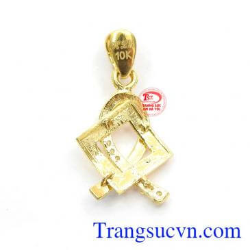 phù hợp với nhiều kiểu dây và nhiều trang phục,Mặt dây nữ cá tính