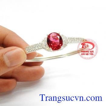 Vòng tay bạc đáng yêu