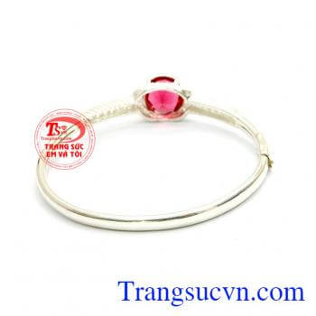 Vòng tay bạc đáng yêu