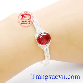 Vòng tay bạc đáng yêu