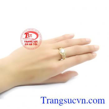 Nhẫn nữ đính đá tinh tế