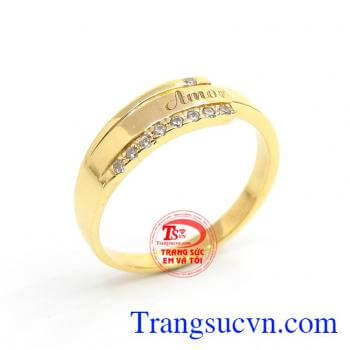 Nhẫn nữ Amor vàng tây 14k được thiết kế dựa trên ý nghĩa của chữ Amor. Theo tiếng Tây Ban Nha, amor chính là tình yêu. Một chiếc nhẫn vô cùng ý nghĩa, hãy dành tặng cho người mình yêu bằng món quà này nhé! Sản phẩm bền đẹp, giao hàng trên toàn quốc, bảo h