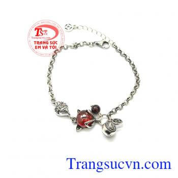 Lắc tay bạc xinh xắn