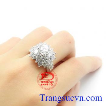 Nhẫn nữ quý phái vàng 18k