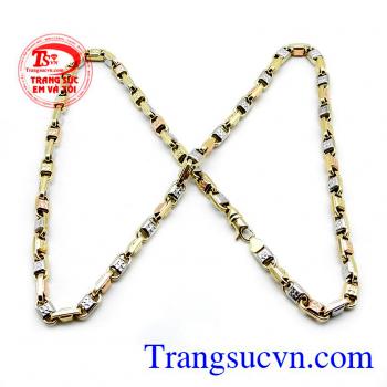Dây chuyền nam hào hoa vàng 10k được chế tác từ vàng 10k, dây được nhập khẩu từ Italy, thiết kế đẹp mắt, mang phong cách trẻ trung. Sản phẩm bảo hành uy tín, giao hàng trên toàn quốc. Dây chuyền nam hào hoa vàng 10k
