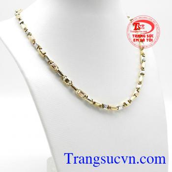 Dây chuyền nam hào hoa vàng 10k được chế tác từ vàng 10k, dây được nhập khẩu từ Italy, thiết kế đẹp mắt, mang phong cách trẻ trung. Sản phẩm bảo hành uy tín, giao hàng trên toàn quốc. Dây chuyền nam hào hoa vàng 10k