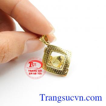 Mặt dây nữ xinh đẹp