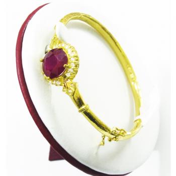 Lắc ruby bền đẹp, chất lượng, kiểu dáng sang trọng, quý phái. Lắc ruby là món quà tuyệt vời cho người yêu thương những dịp ý nghĩa. Lắc ruby thương hiệu uy tín, chất lượng, chế tác theo yêu cầu.