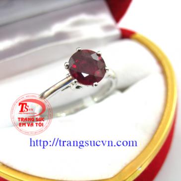 Nhẫn nữ vàng trắng ruby