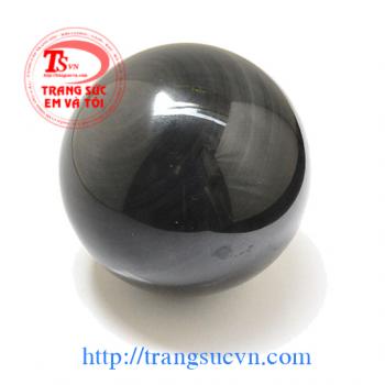 Cầu đá Obsidian đen