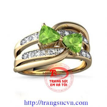 Nhẫn Peridot thiên nhiên độc đáo