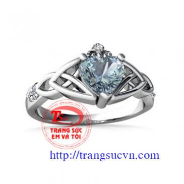 Nhẫn nữ topaz chất lượng