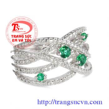 Nhẫn kết Emerald đẹp