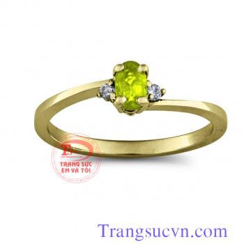 Nhẫn nữ vàng tây gắn đá Peridot thiên nhiên