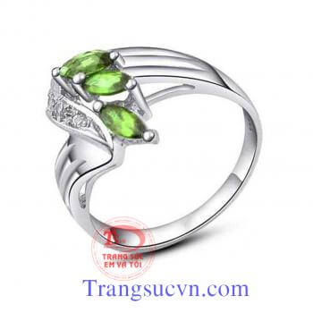 Nhẫn nữ vàng tây gắn đá Peridot thiên nhiên
