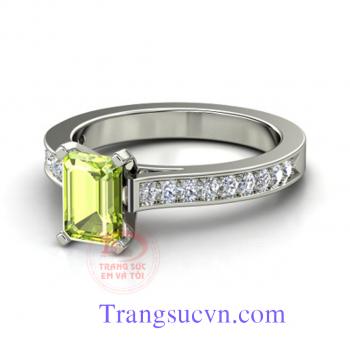 Nhẫn nữ làm bằng máy đá peridot