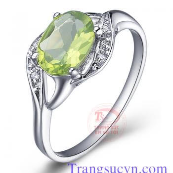 Nhẫn đá peridot đẹp