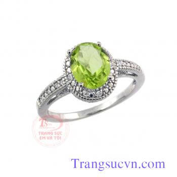 Nhẫn vàng trắng peridot cầu kỳ