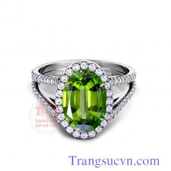 Nhẫn vàng trắng peridot sang trọng