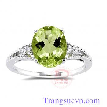 Nhẫn peridot vàng trắng