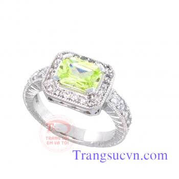 Nhẫn peridot trong suốt