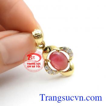 Mặt dây vàng gắn đá quý ruby