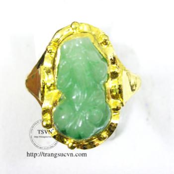 Tỳ Hưu là linh vật theo một tích xưa của Trung Quốc, là con vật chỉ ăn vào, không ra, hút kim khí vàng bạc cho gia chủ. chủ yếu được chế tác trên nhiều chất liệu như vàng, bạc, đồng, ngọc jdeite, mã não, thạch anh, đá, gỗ