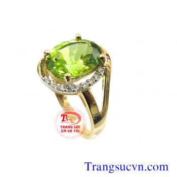 Nhẫn nữ vàng tây gắn đá Peridot thiên nhiên