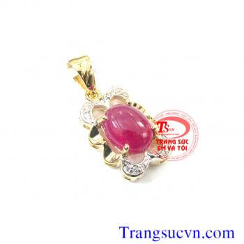 Mặt dây vàng 10k đá ruby thiên nhiên là sản phẩm ruby đẹp mang phong cách trẻ trung mà vẫn sang trọng,Mặt dây vàng 10k đá ruby thiên nhiên