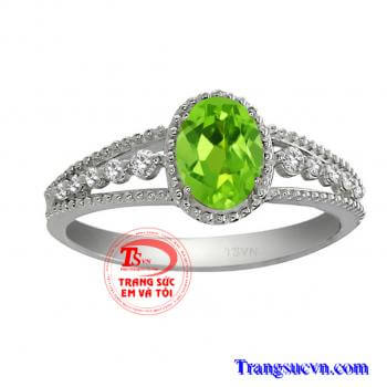 Nhẫn peridot đẹp vàng trắng 10k