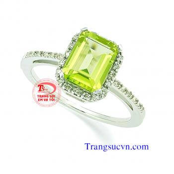 Nhẫn nữ mặt đá peridot hình chữ nhật vàng trắng 10k