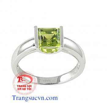 Nhẫn đá quý peridot xanh lục