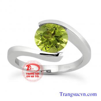 Nhẫn peridot đơn giản