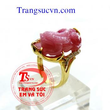 Nhẫn nữ tỳ hưu ruby