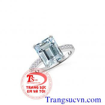 Nhẫn đá Aquamarine vàng tây