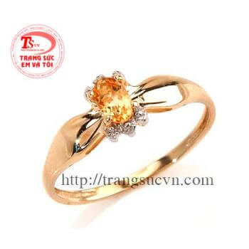 Khách hàng có thể đặt theo mẫu hoặc đặt theo kiểu chế tác 3D theo yêu cầu. Nhẫn nữ Citrine vàng tây