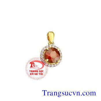 Ruby thiên nhiên mặt dây vàng tây 18k