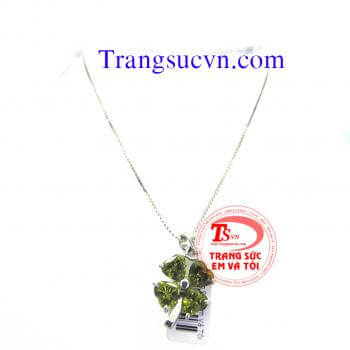 Mặt dây đá peridot xinh xắn